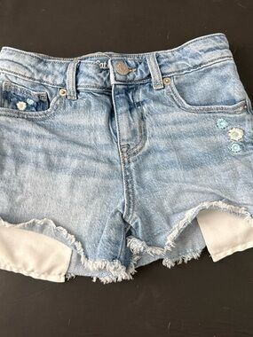 Cat & Jack Light Blue Denim Frayed Hem Girls Shorts